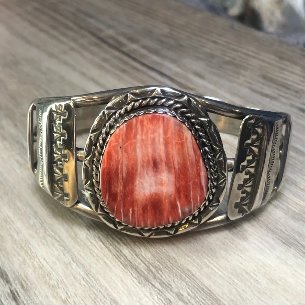 ❤️Red Spiny Oyster Sterling Cuff Bracelet - Picture 8 of 10